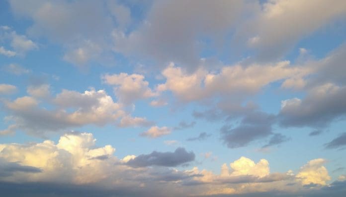 خواطر عن الغيوم والسحاب