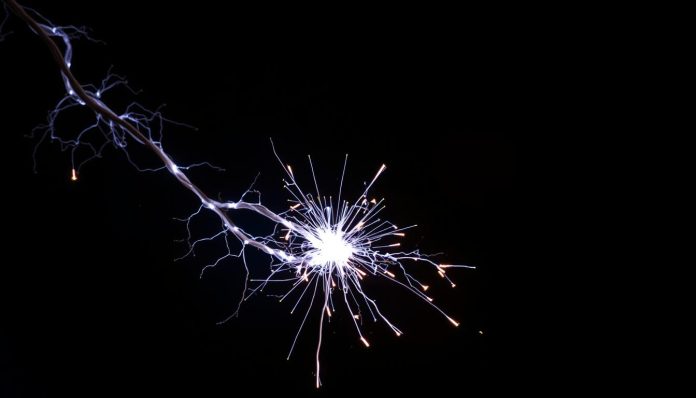 تيار كهربائي